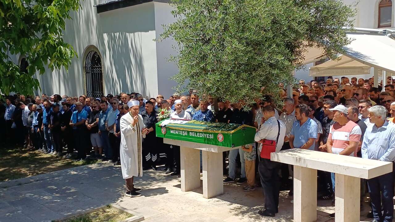 Menteşe, Ali Mutlu Kocaibrahimoğlu’nu Gözyaşlarıyla Uğurladı 1